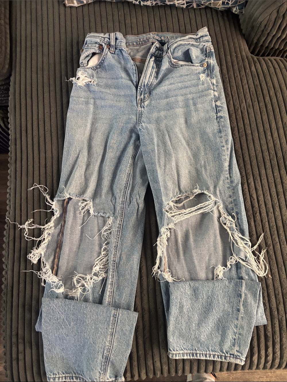 American Eagle Outfitters Light Wash Ripped Boyfriend Jeans